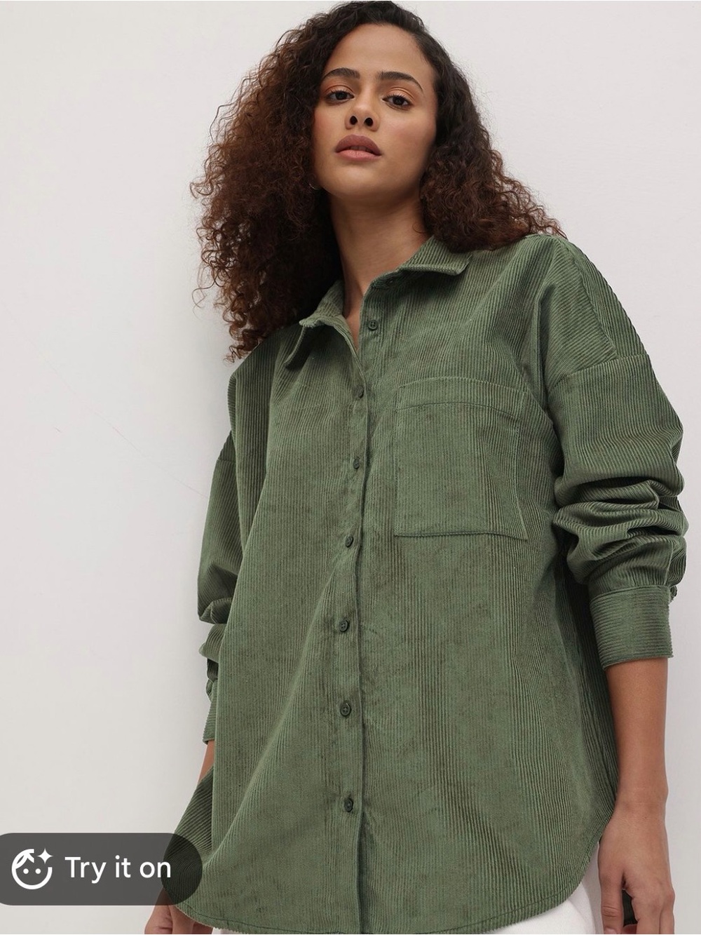 American Eagle Outfitters Relaxed Corduroy Button Up Shirt in Olive Green